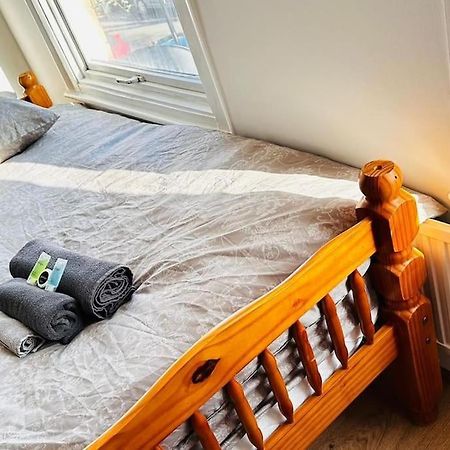 3 Bed House East London Home Buitenkant foto