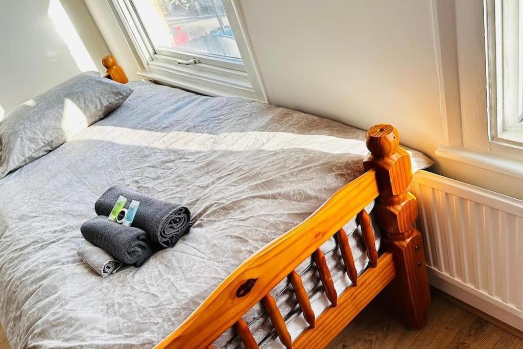 3 Bed House East London Home Buitenkant foto
